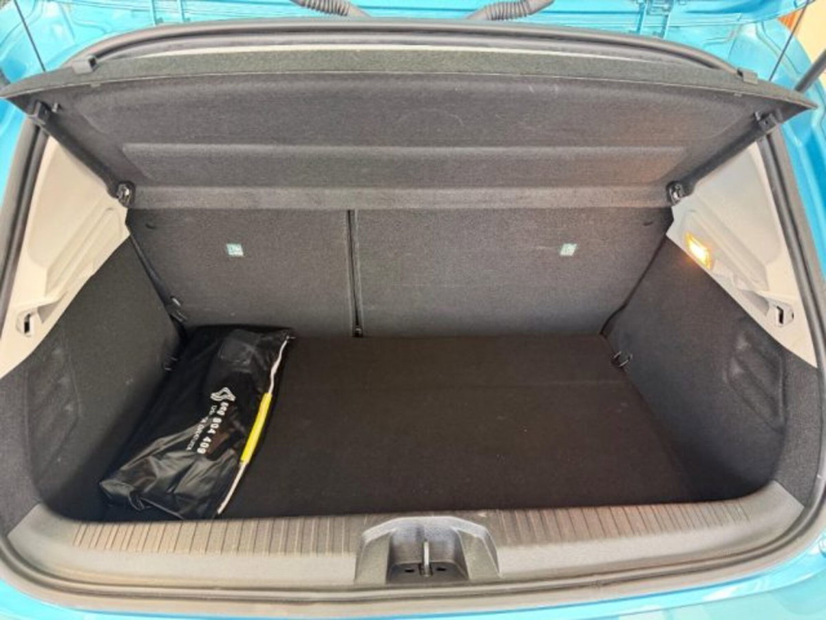 Renault Clio Full Hybrid E-Tech 140 CV 5 porte Intens (16)
