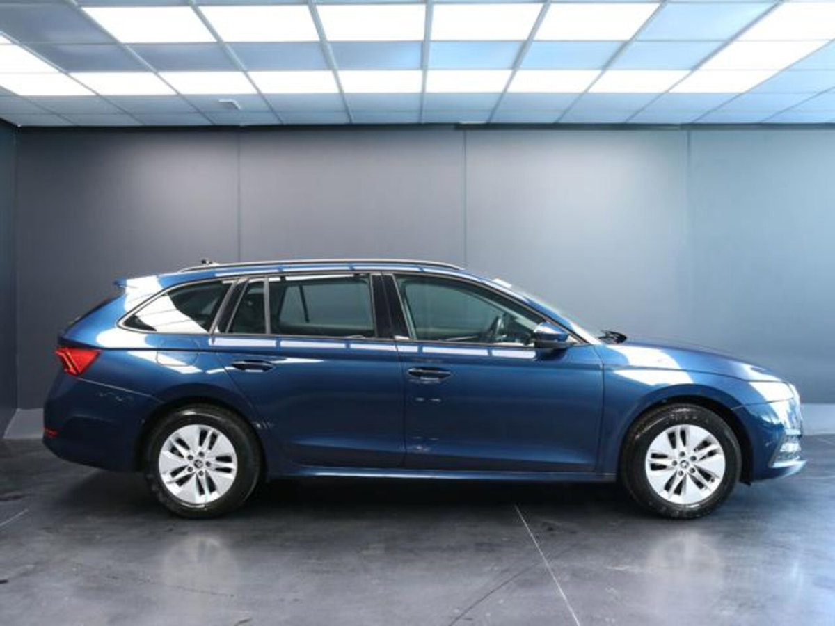 Skoda Octavia Station Wagon 2.0 TDI EVO SCR DSG Wagon Executive (3)