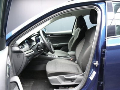 Skoda Octavia Station Wagon 2.0 TDI EVO SCR DSG Wagon Executive (9)