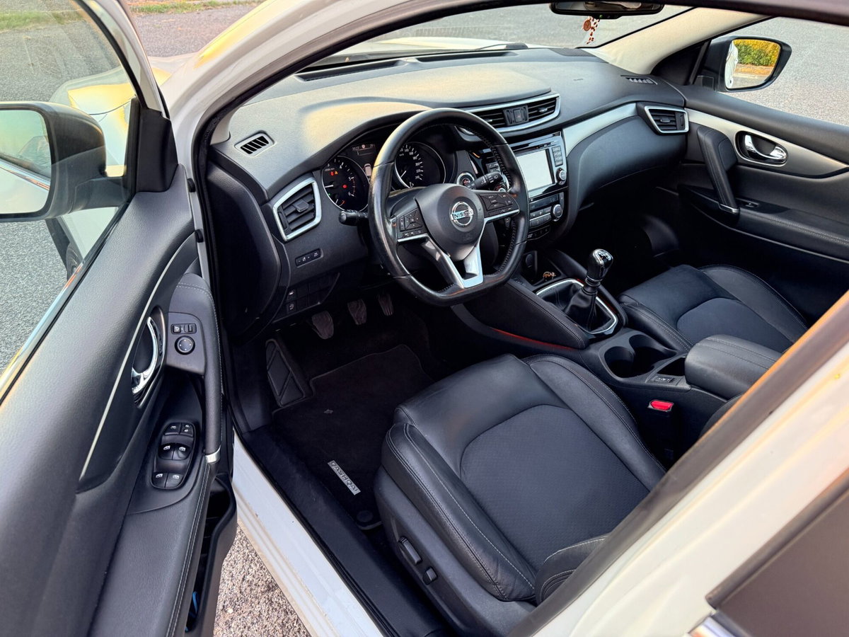 Nissan Qashqai 1.6 dCi 2WD Tekna (11)
