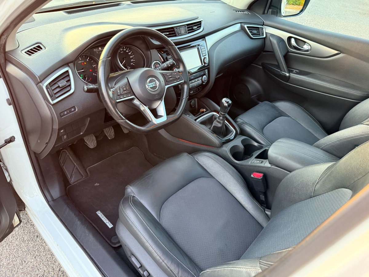 Nissan Qashqai 1.6 dCi 2WD Tekna (15)