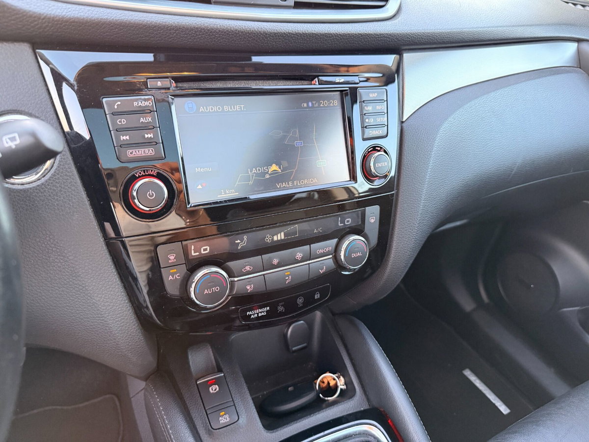 Nissan Qashqai 1.6 dCi 2WD Tekna (17)