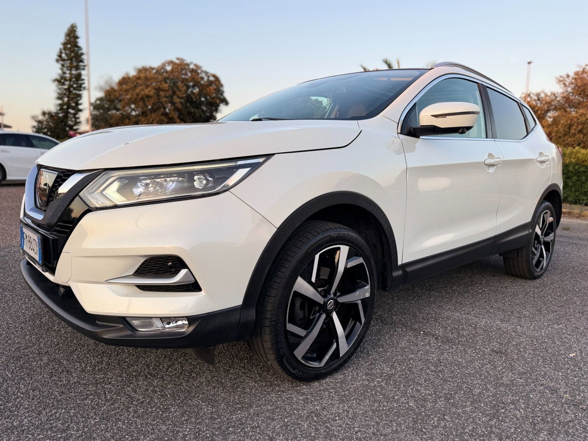 Nissan Qashqai 1.6 dCi 2WD Tekna (2)