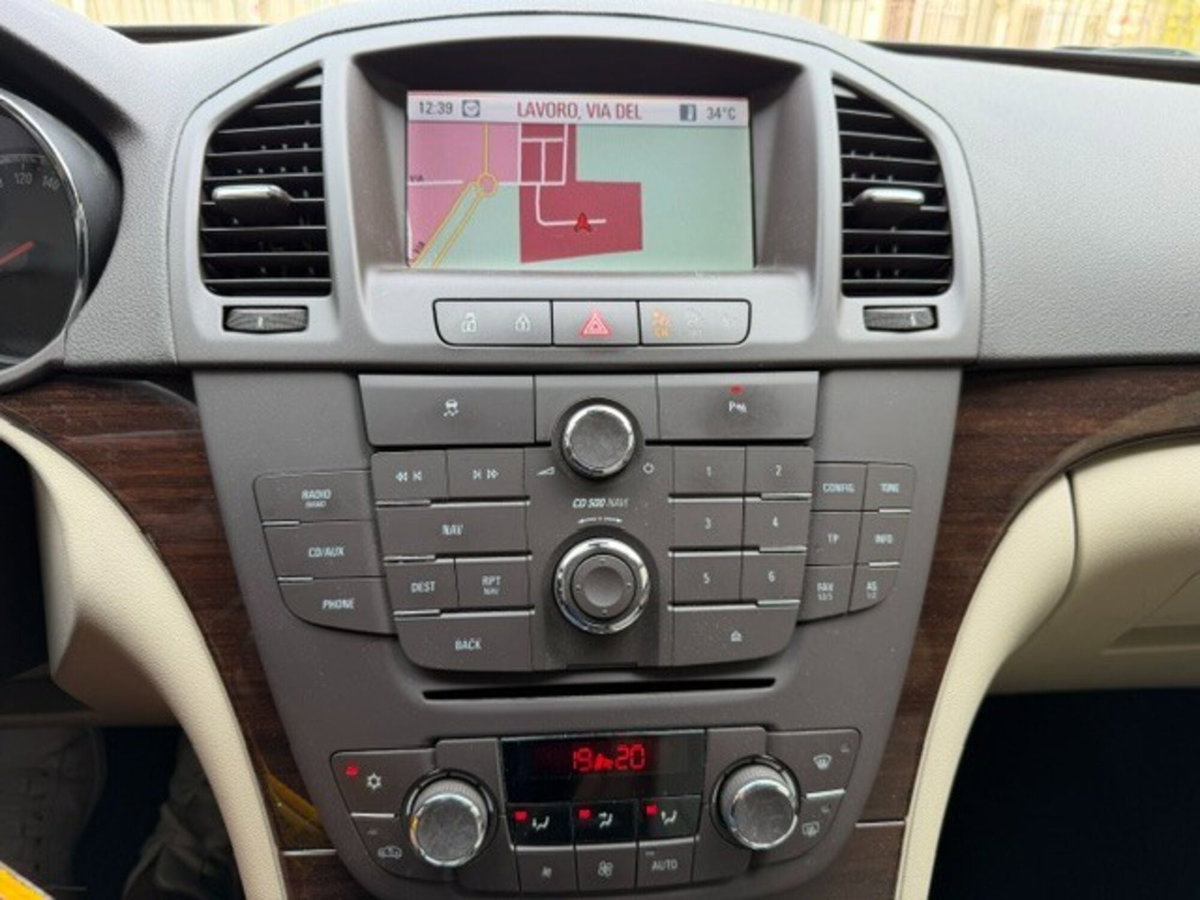 Opel Insignia Station Wagon Turbo 180CV Sports Elective (10)