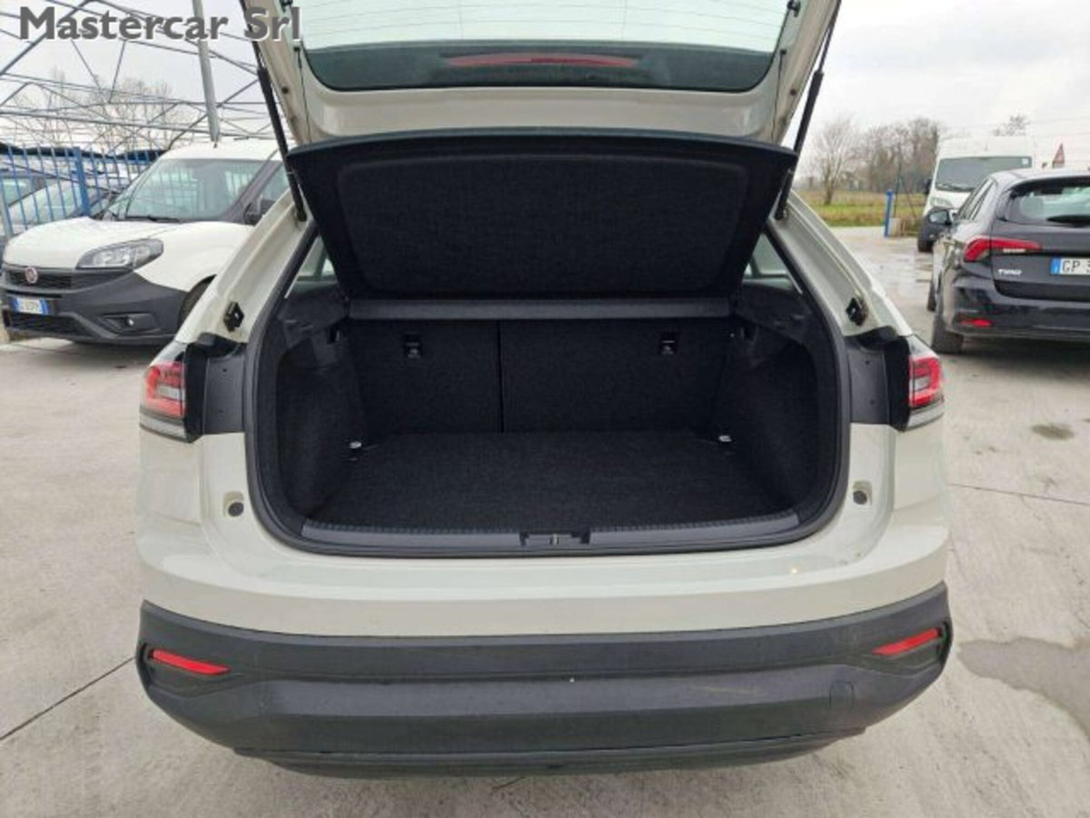 Volkswagen Taigo 1.0 TSI 110 CV DSG R-Line (12)