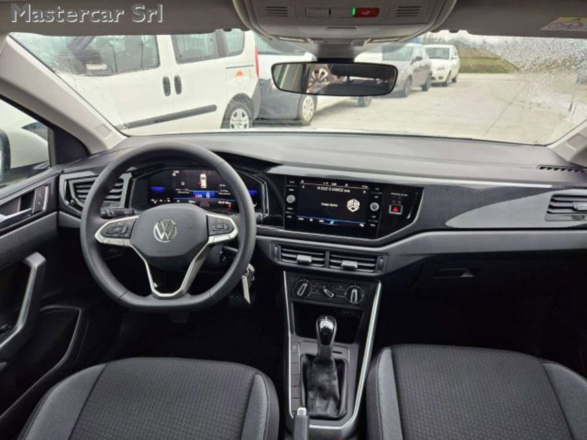 Volkswagen Taigo 1.0 TSI 110 CV DSG R-Line (15)