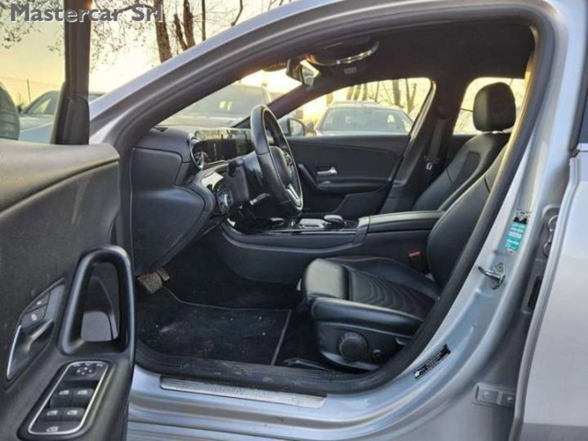 Mercedes-Benz Classe A 180 d AMG Line Premium Plus auto (10)