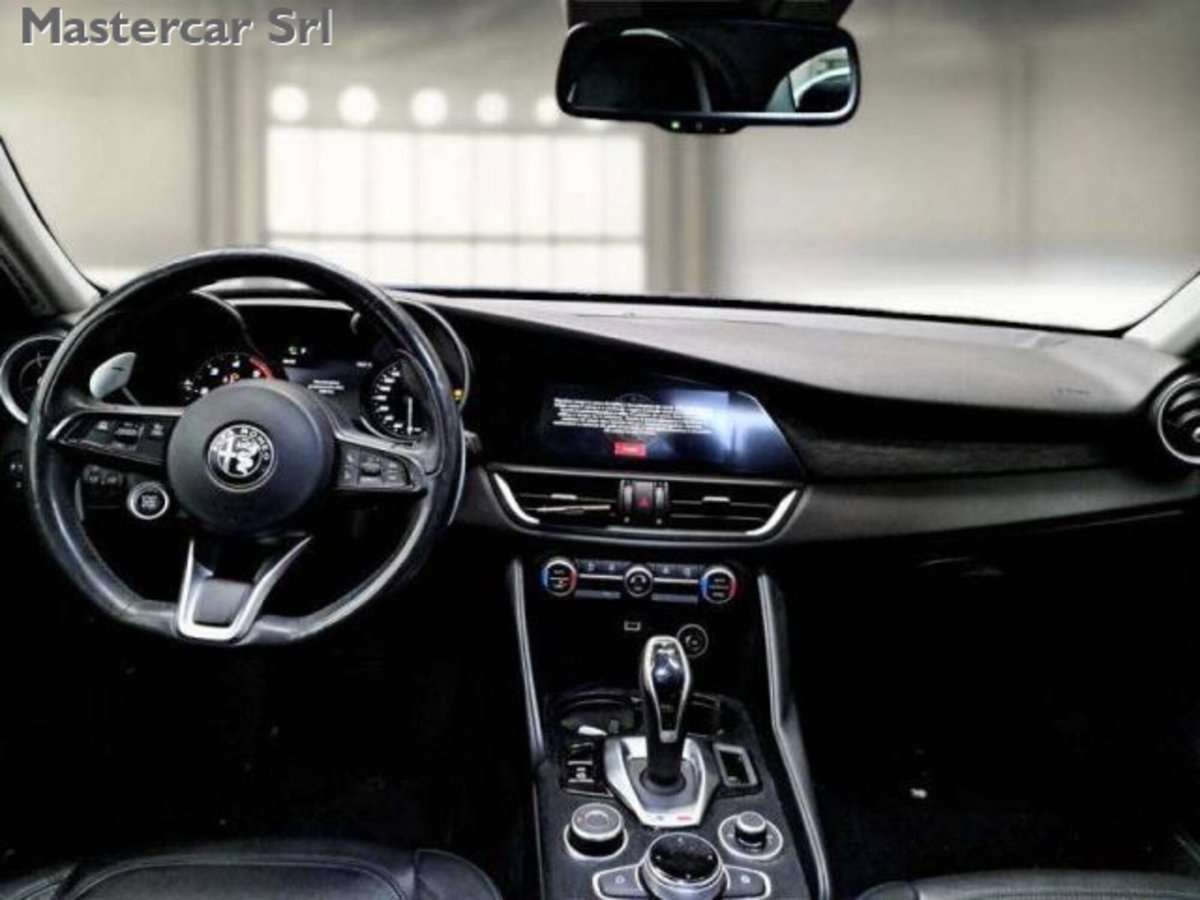 Alfa Romeo Giulia 2.2 Turbodiesel 190 CV AT8 Executive (4)