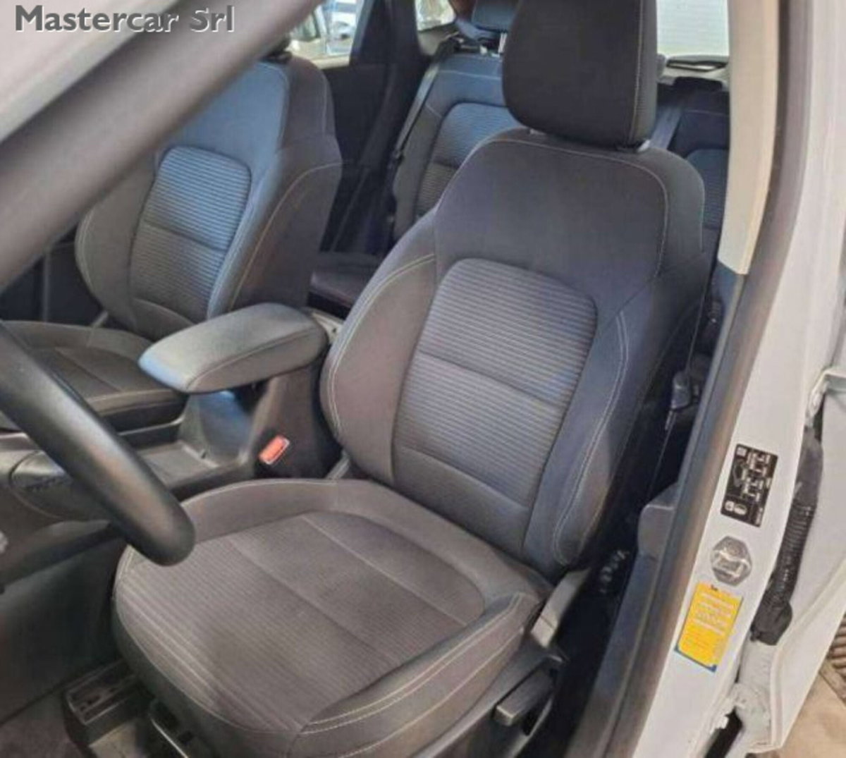 Ford Kuga 1.5 TDCI 120 CV S&S 2WD Titanium Business (7)