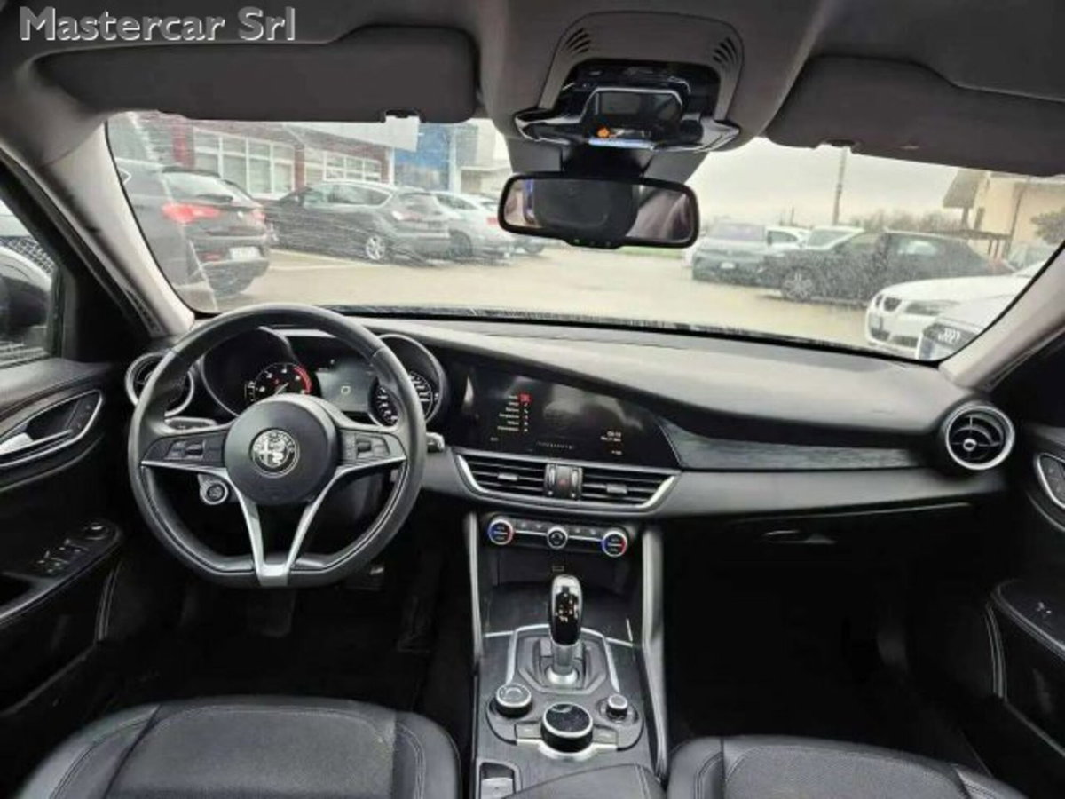 Alfa Romeo Giulia 2.2 Turbodiesel 180 CV AT8 AWD Q4 Super (9)