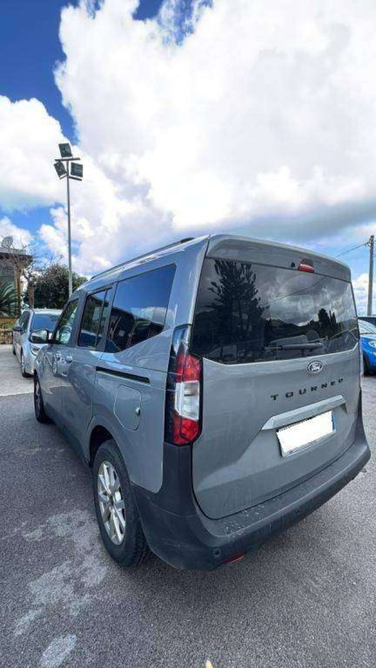 Ford Tourneo Courier 1.0 EcoBoost 100 CV Titanium (3)