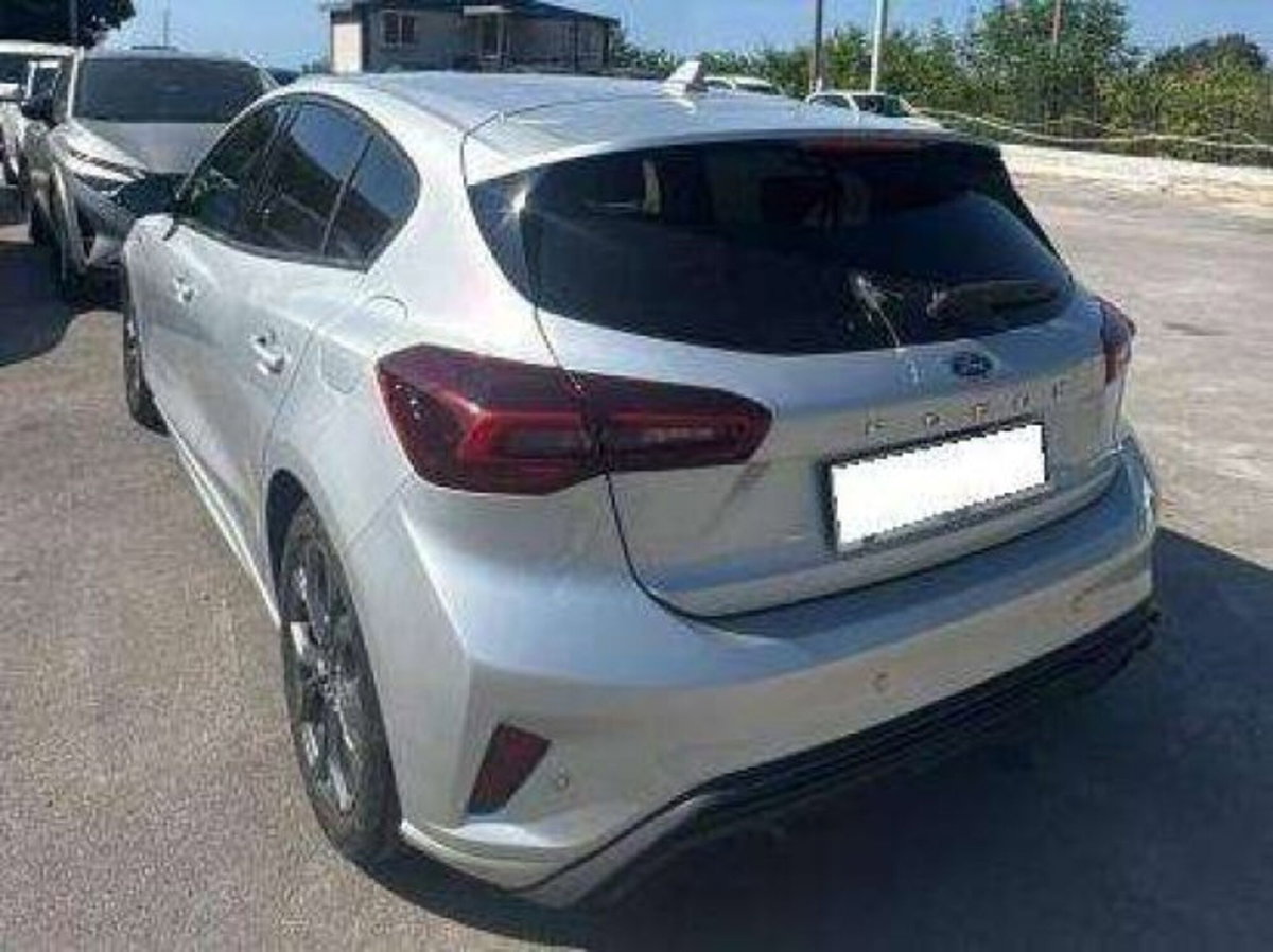 Ford Focus 1.5 ecoblue ST-Line X 115cv auto (4)