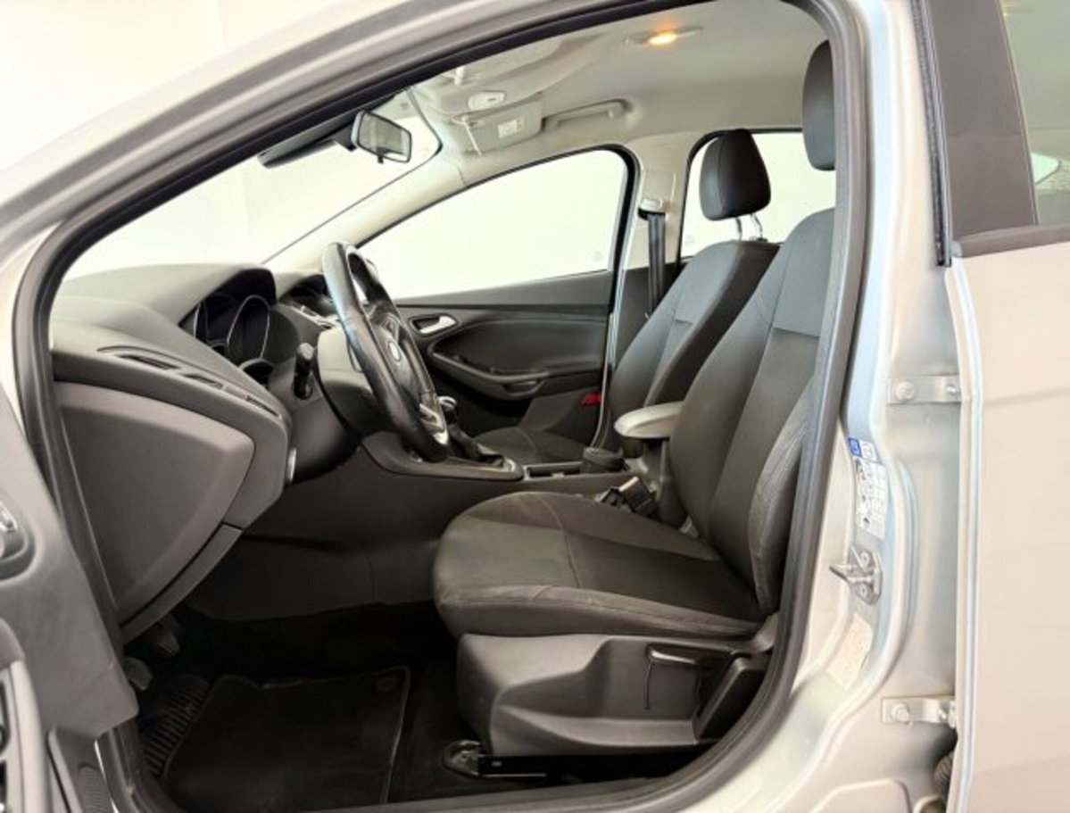 Ford Focus 1.6 120 CV GPL Titanium (11)
