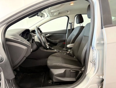 Ford Focus 1.6 120 CV GPL Titanium (11)