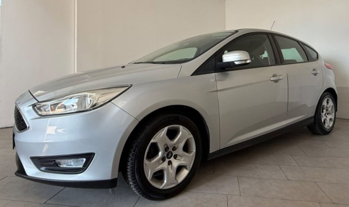 Ford Focus 1.6 120 CV GPL Titanium (3)