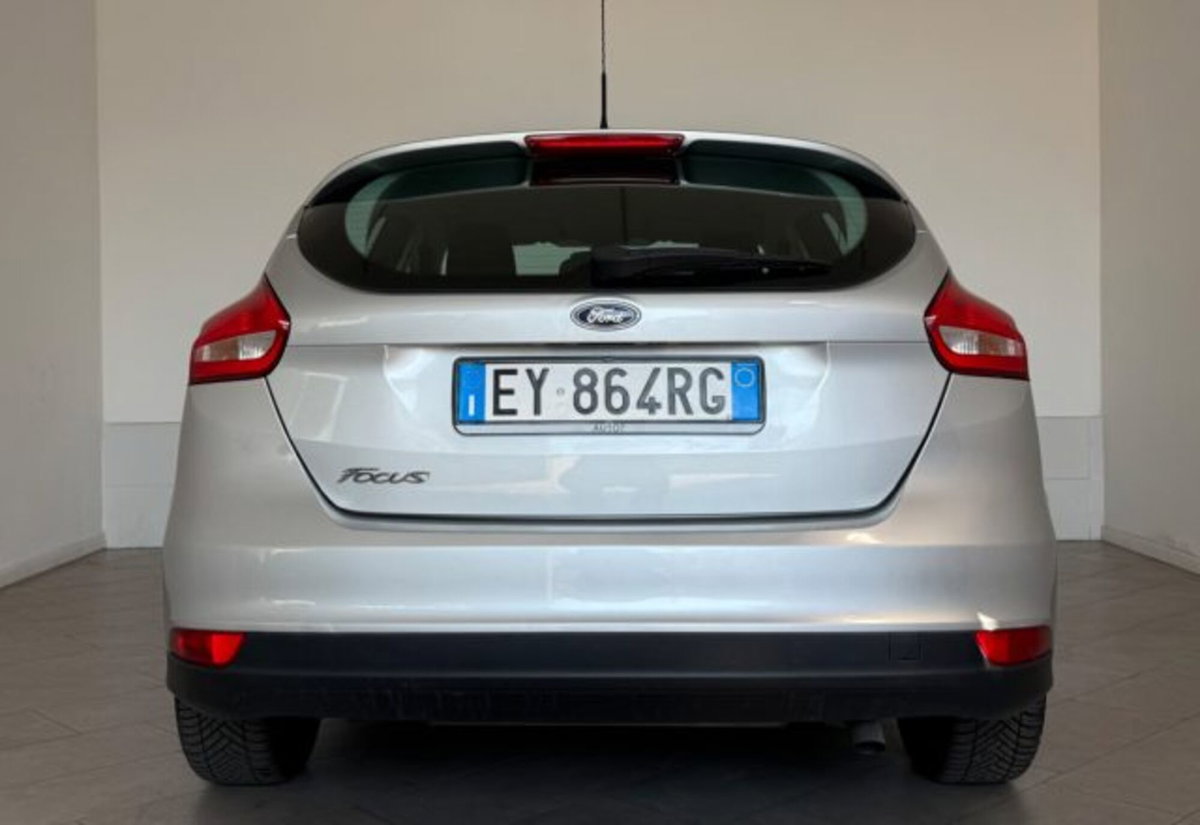 Ford Focus 1.6 120 CV GPL Titanium (4)
