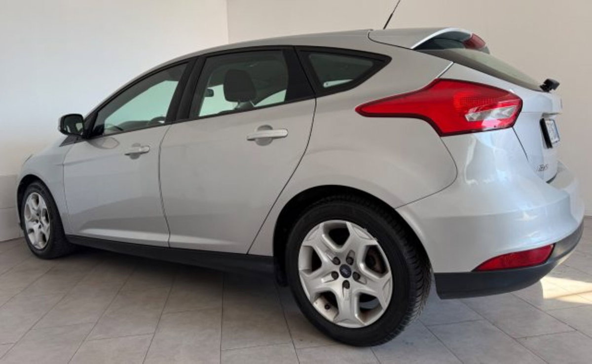 Ford Focus 1.6 120 CV GPL Titanium (5)