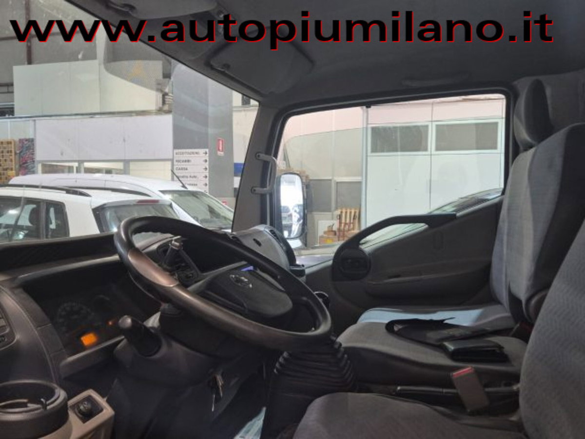Nissan Cabstar 35.13 2.5 TDI 130CV PC-RG Cabinato Easy (8)