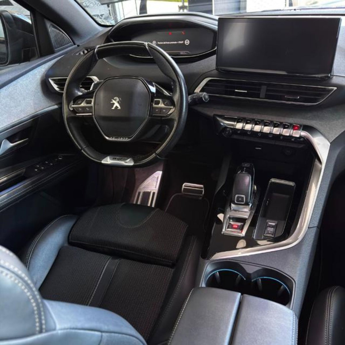 Peugeot 3008 PureTech Turbo 130 S&S EAT8 GT (9)