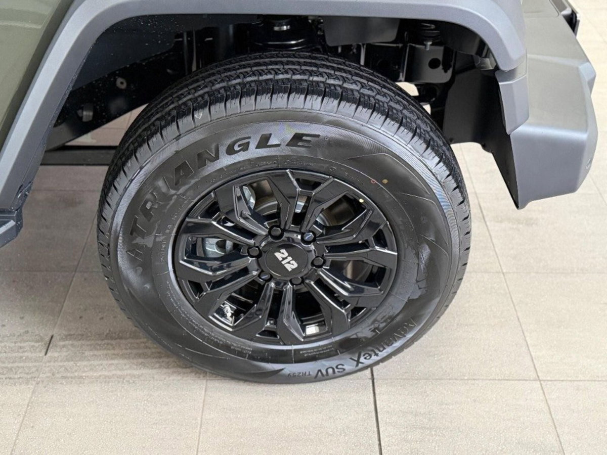 Emc 212 212 2.0 tgdi Adventurer 4wd 8at (8)