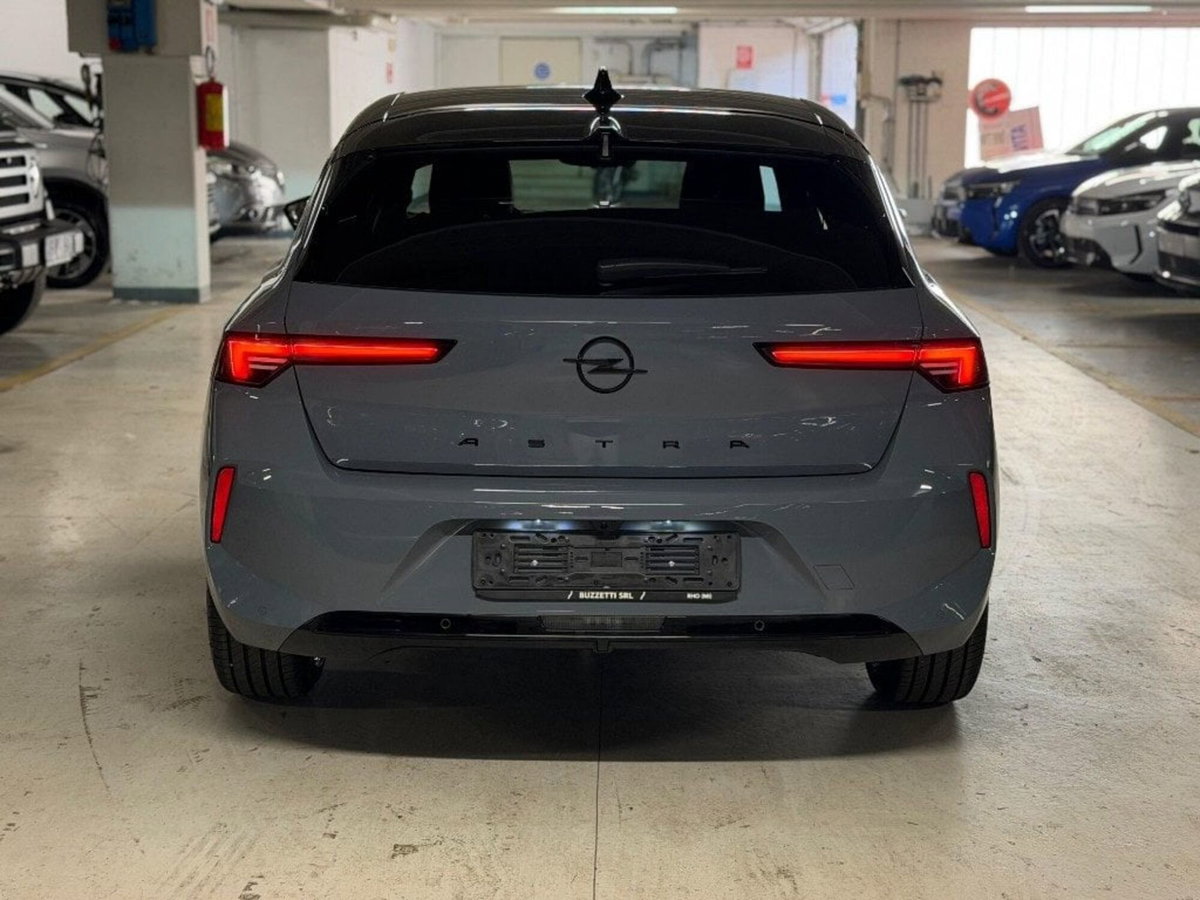 Opel Astra 1.2 hybrid GS 145cv dct6 (5)