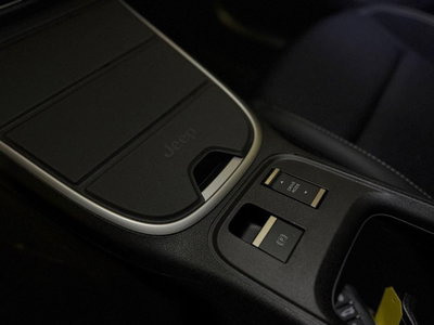 Jeep Avenger full-electric Summit fwd 156cv auto (11)
