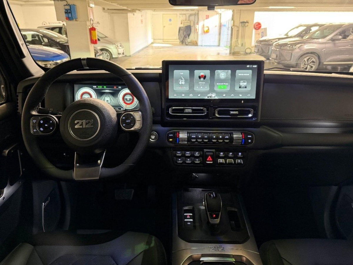 Emc 212 212 2.0 tgdi Adventurer 4wd 8at (11)