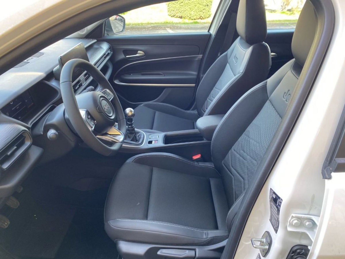 Jeep Avenger 1.2 turbo Altitude fwd 100cv (14)