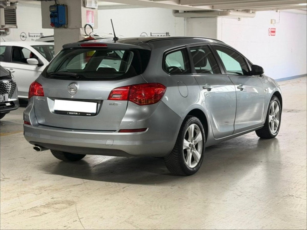 Opel Astra Station Wagon 1.4 Turbo 140CV Sports GPL Tech Cosmo (6)
