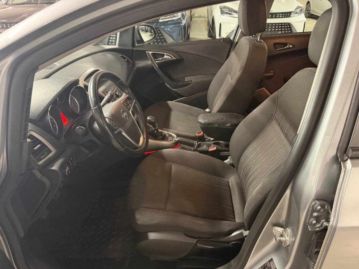 Opel Astra Station Wagon 1.4 Turbo 140CV Sports GPL Tech Cosmo (8)