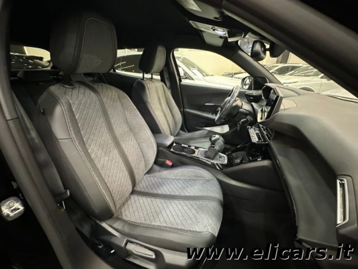Peugeot 2008 PureTech 100 S&S Allure (12)