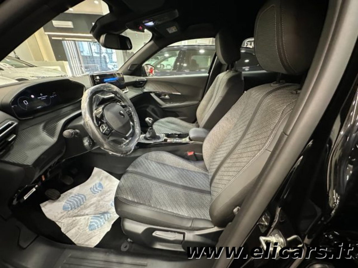 Peugeot 2008 PureTech 100 S&S Allure (7)