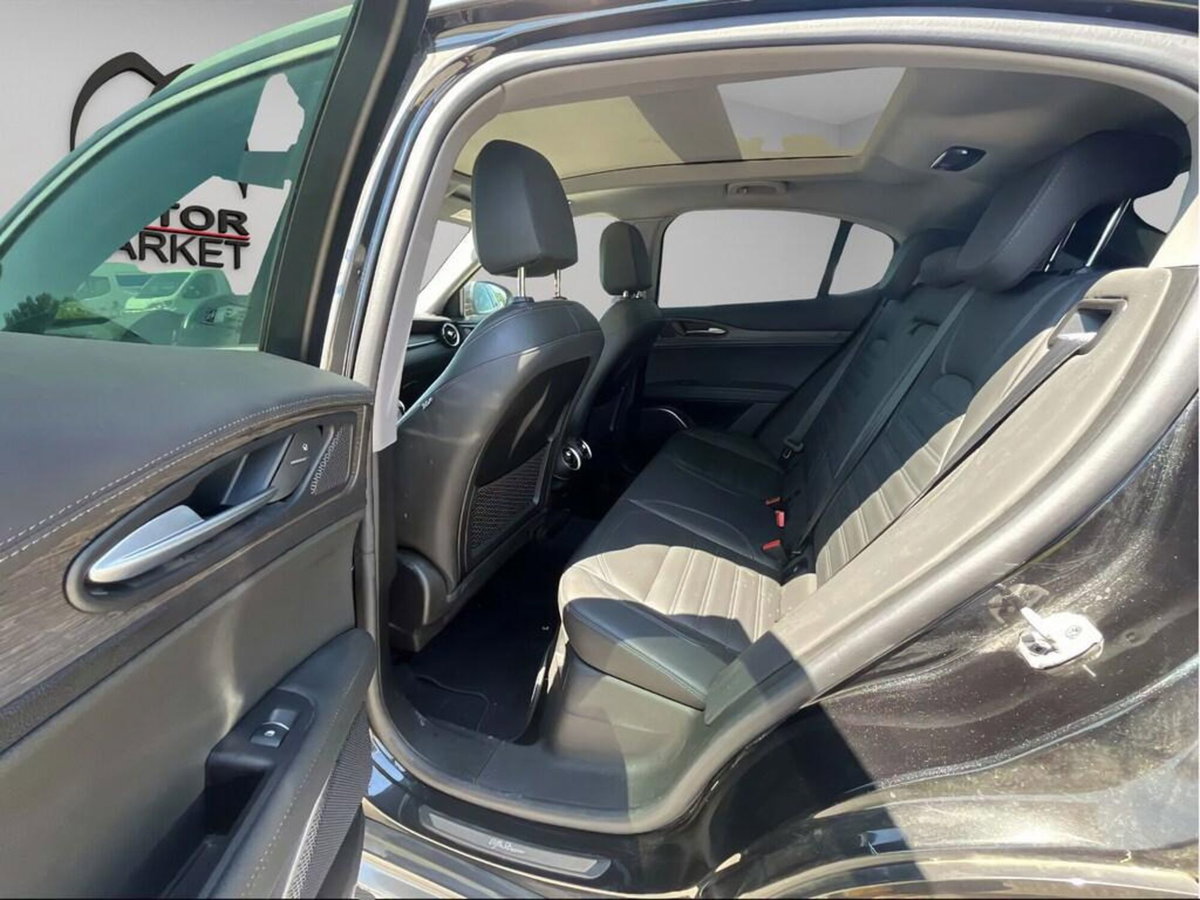 Alfa Romeo Stelvio Stelvio 2.0 Turbo 280 CV AT8 Q4 Ti (14)