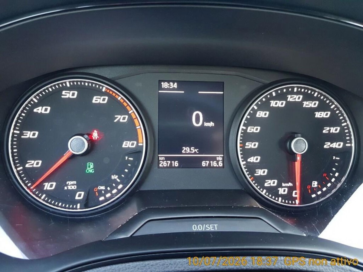 SEAT Ibiza 1.0 TGI 5 porte Reference (9)