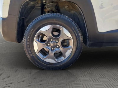 Jeep Renegade 2.0 Mjt 140CV 4WD Active Drive Limited (15)