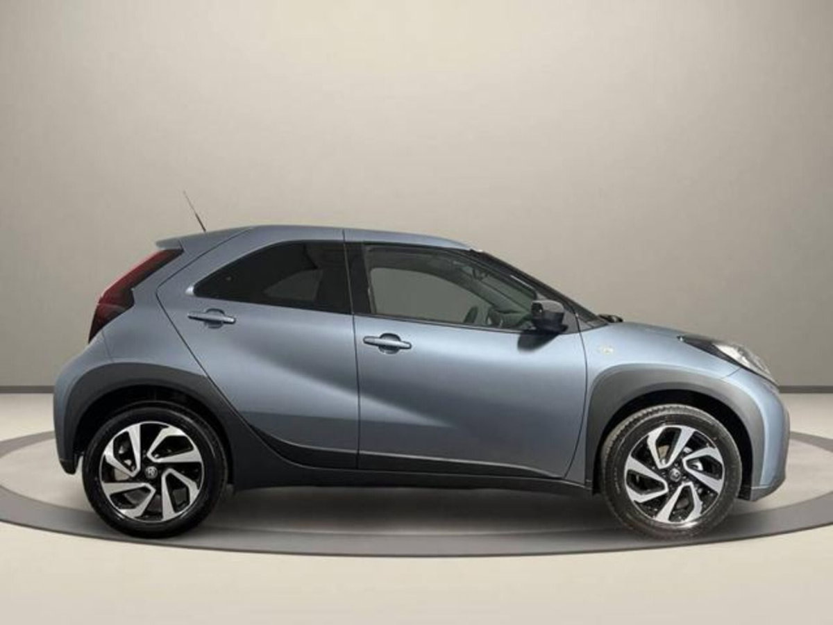 Toyota Aygo X 1.0 VVT-i 72 CV 5p. Undercover S-CVT (4)
