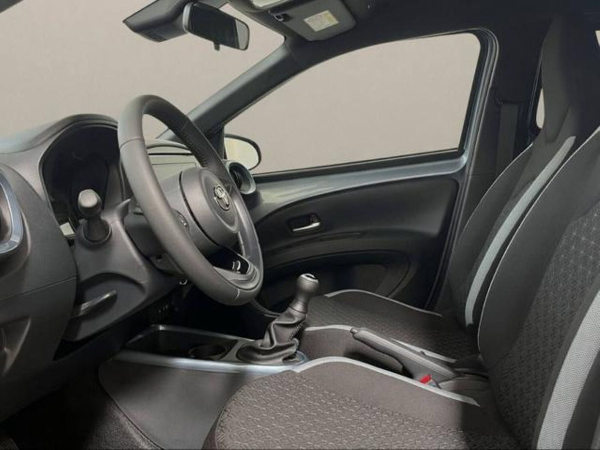 Toyota Aygo X 1.0 VVT-i 72 CV 5p. Undercover S-CVT (8)