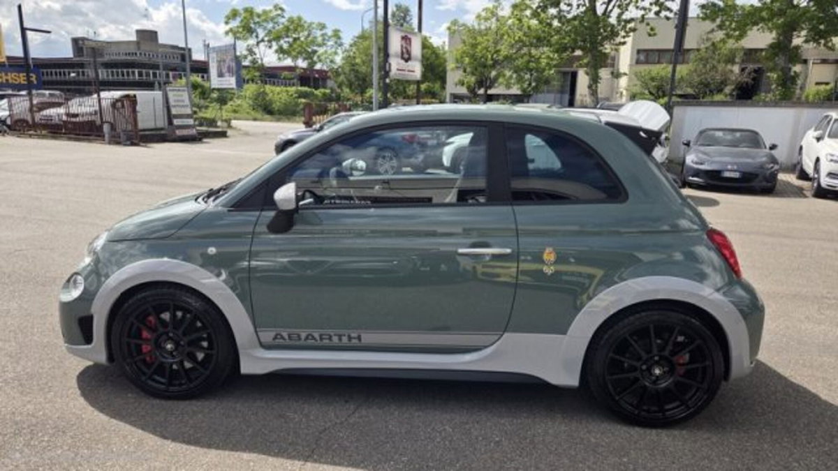 Abarth 695 695 1.4 Turbo T-Jet 180 CV 70° (4)