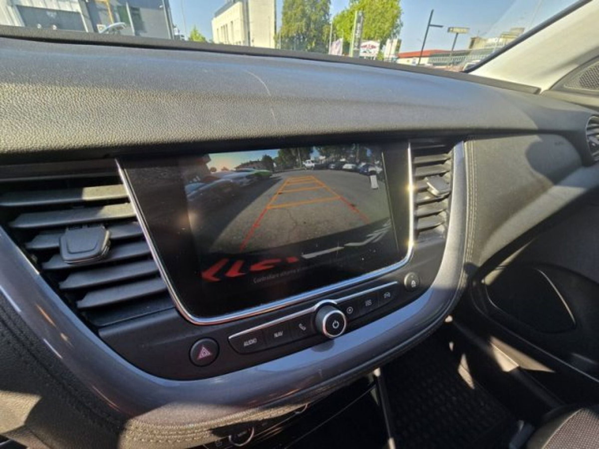 Opel Grandland X 1.6 Hybrid4 Plug-in aut. AWD (10)