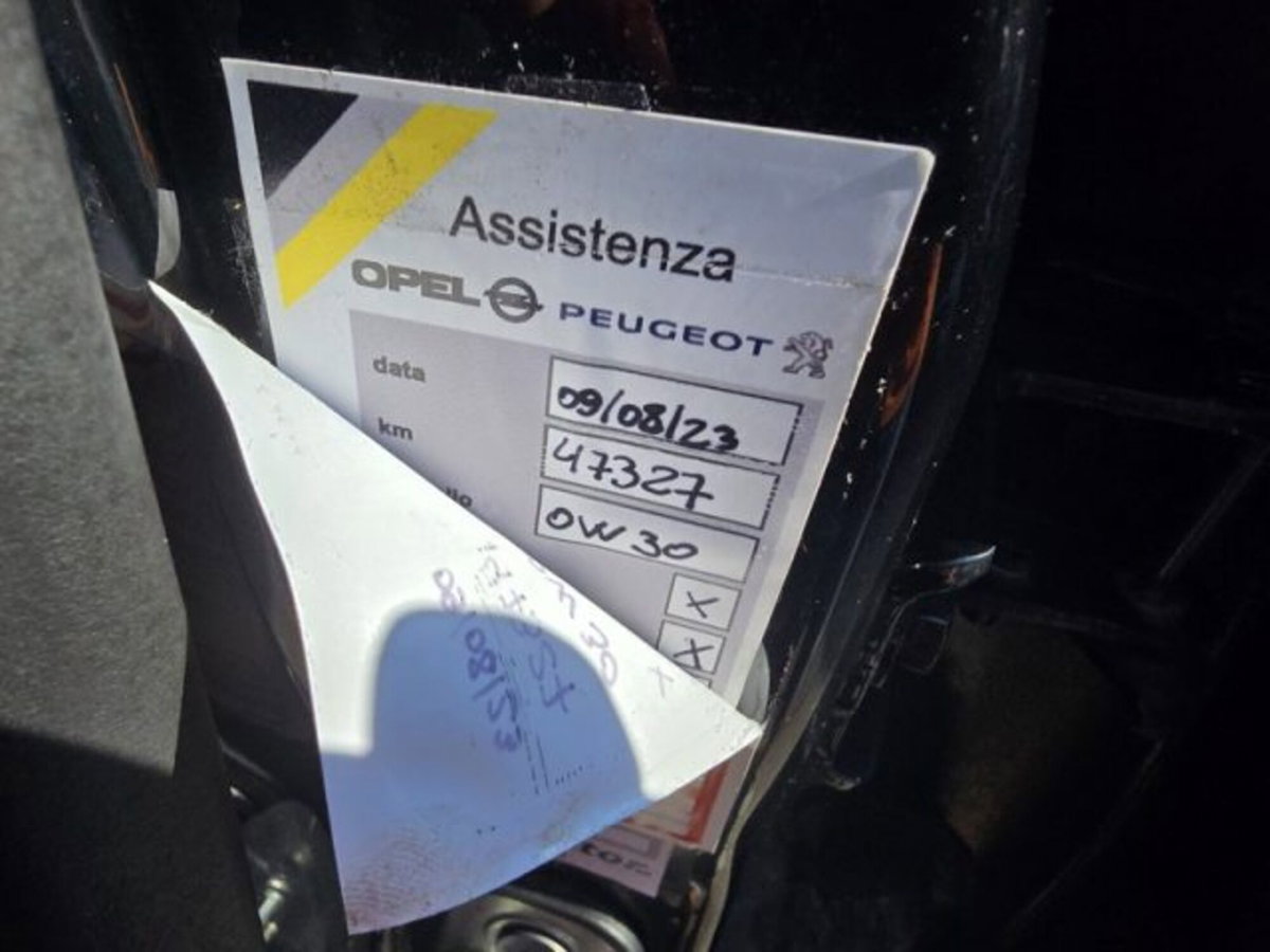 Opel Grandland X 1.6 Hybrid4 Plug-in aut. AWD (15)