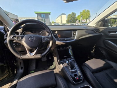 Opel Grandland X 1.6 Hybrid4 Plug-in aut. AWD (8)