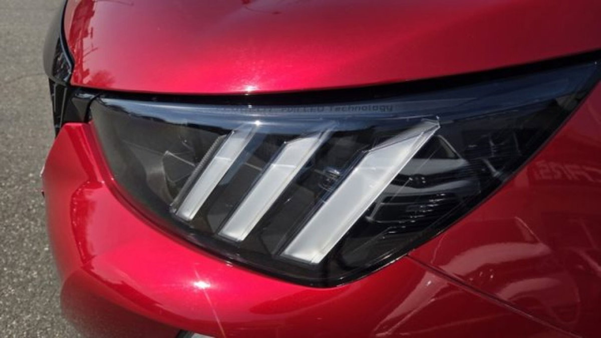 Peugeot 2008 BlueHDi 110 S&S GT (14)