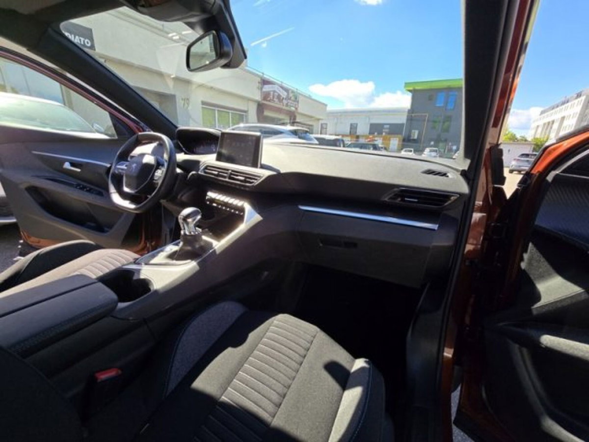 Peugeot 5008 PureTech Turbo 130 S&S EAT8 GT (18)