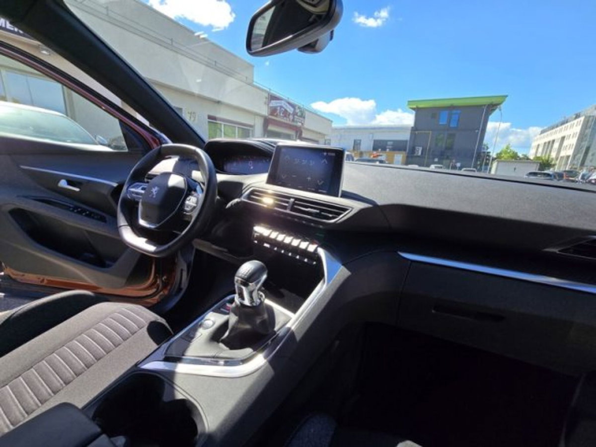 Peugeot 5008 PureTech Turbo 130 S&S EAT8 GT (19)