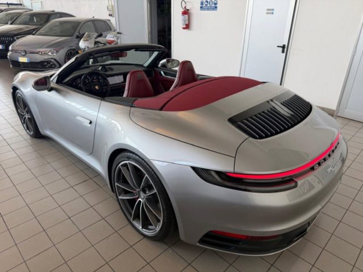 Porsche 911 Cabrio Cabrio 3.0 Carrera 4S (4)