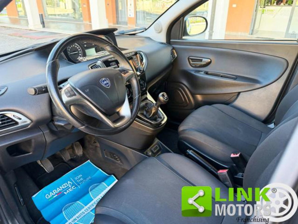 Lancia Ypsilon 1.3 MJT 16V 95 CV 5 porte S&S Gold (9)