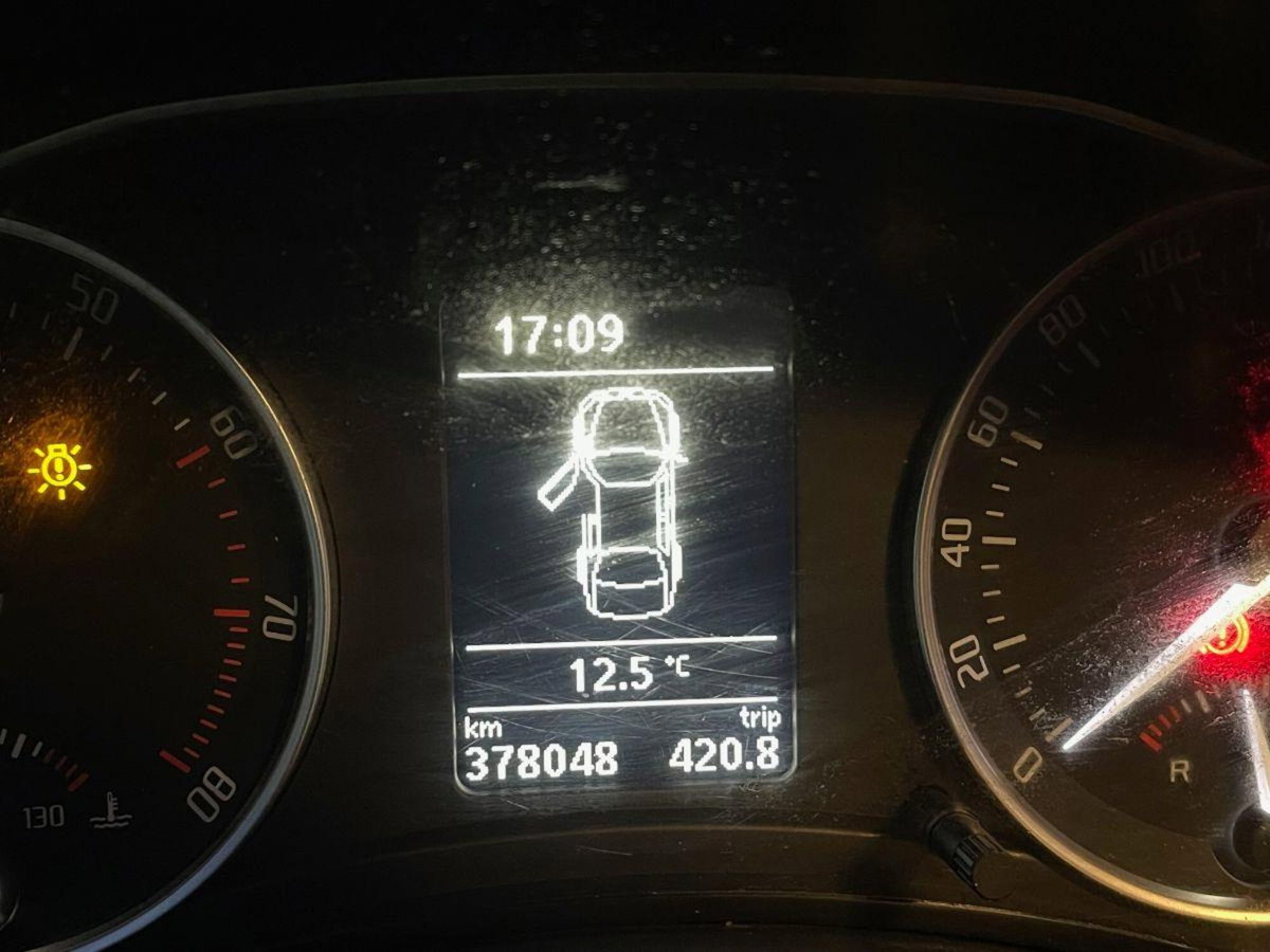 Skoda Octavia 1.6 Elegance GPLine (11)