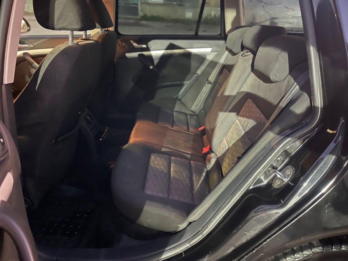 Skoda Octavia 1.6 Elegance GPLine (12)