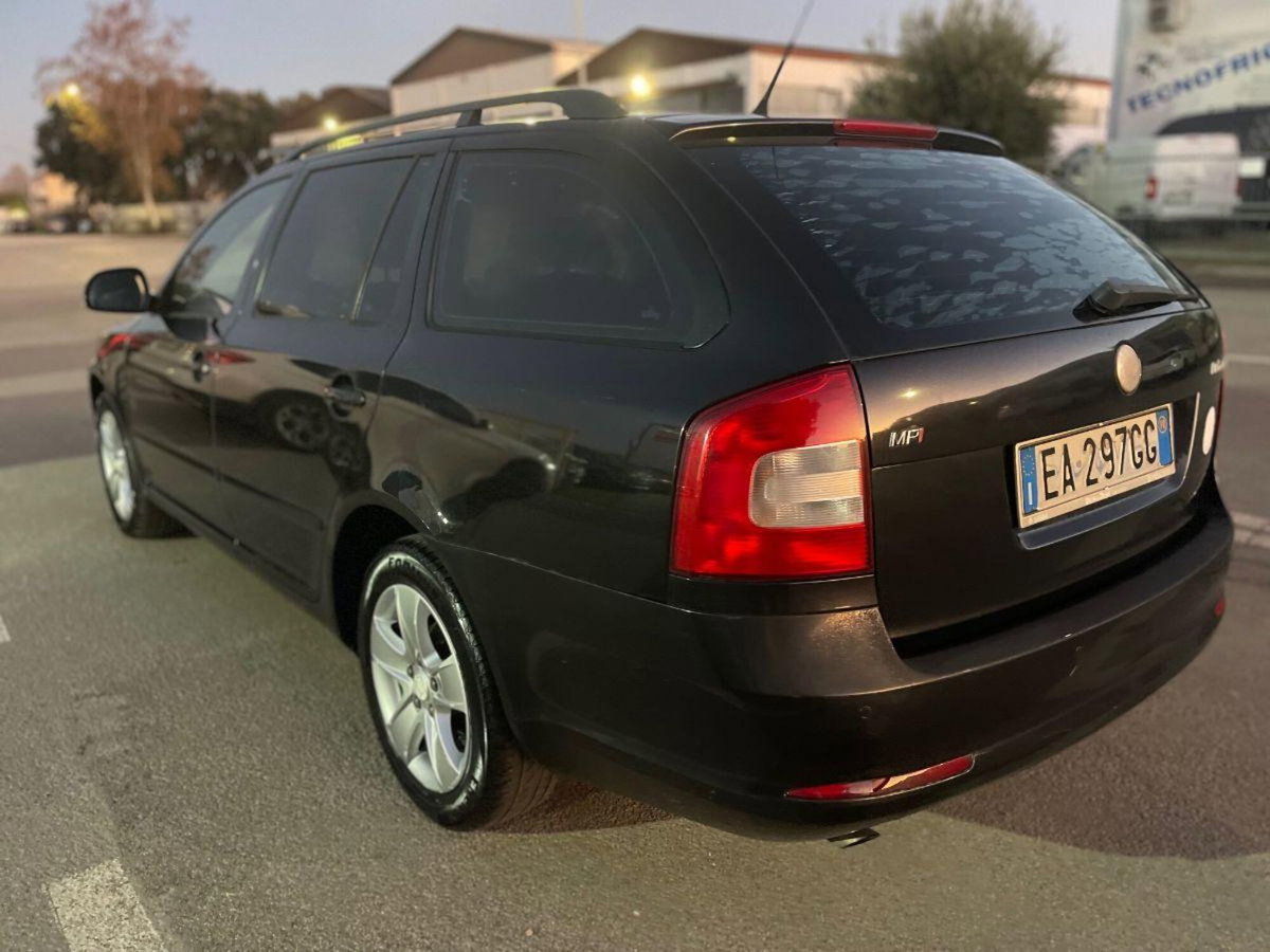 Skoda Octavia 1.6 Elegance GPLine (6)