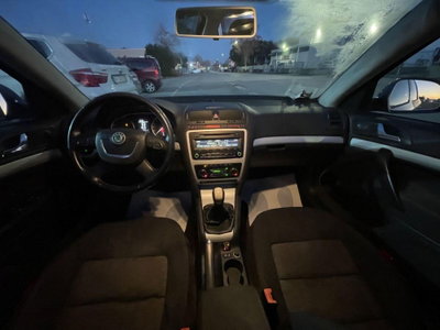 Skoda Octavia 1.6 Elegance GPLine (9)